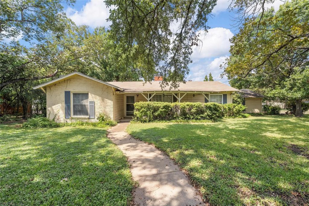 5601 Bishop Drive, Waco