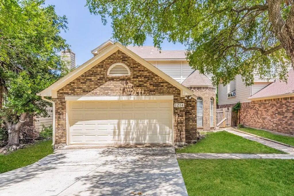 1214 Lone Wolf Trail, Carrollton
