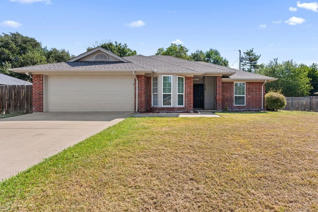 214 Cedar Street, Weatherford