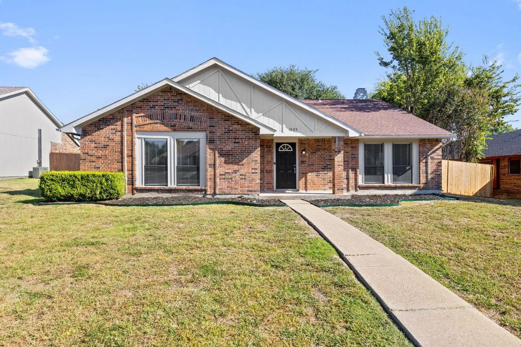1025 Opal Drive, DeSoto