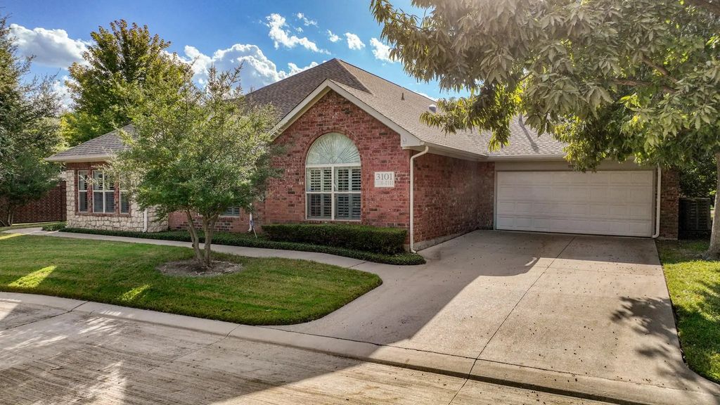 3101 Camellia Rose Drive 1111, Fort Worth