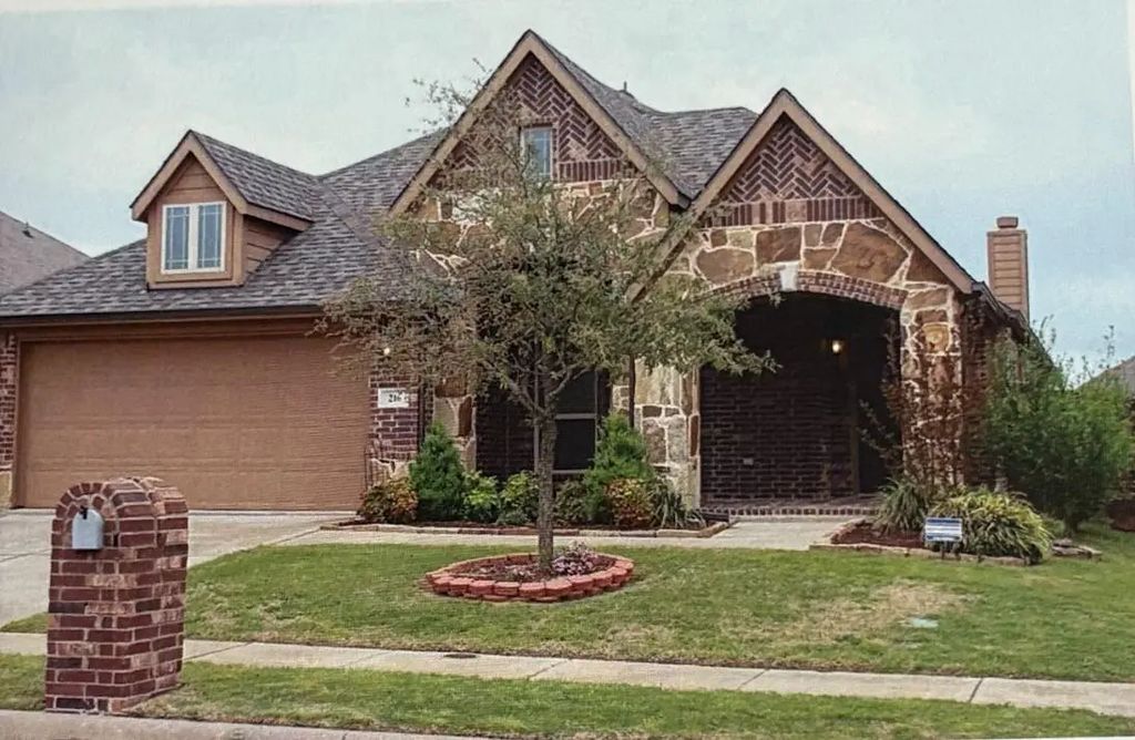 216 Salisbury Drive, Anna