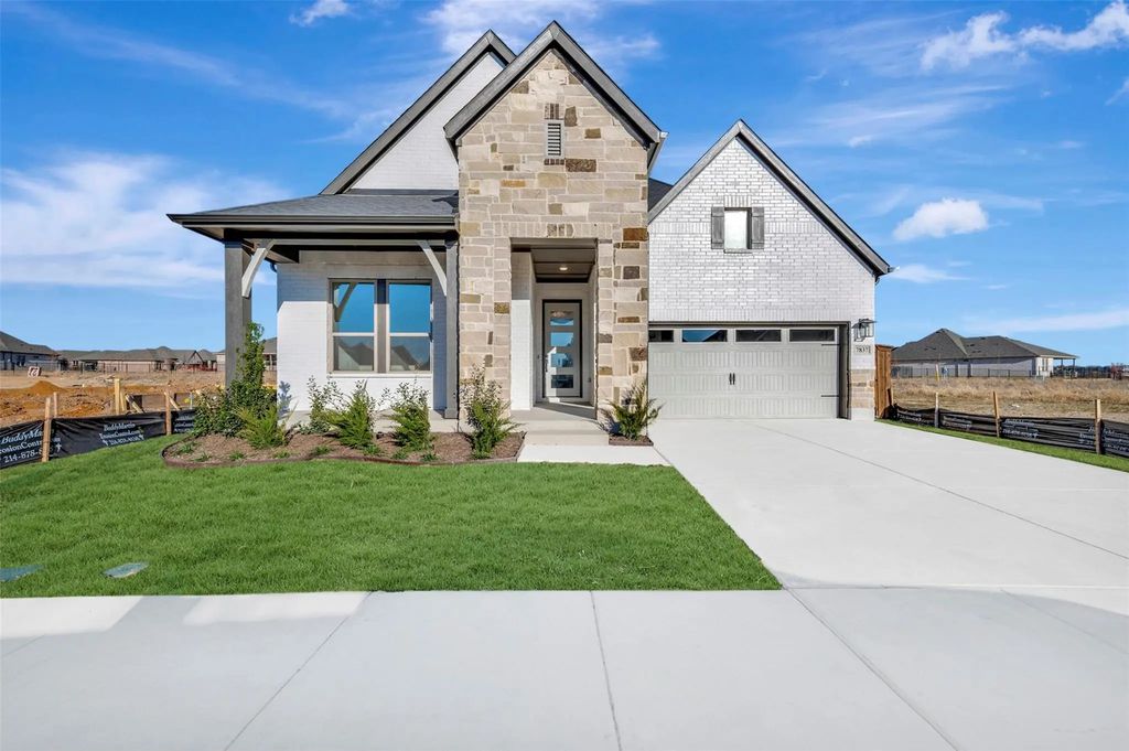 7837 Pondview Lane, Fort Worth