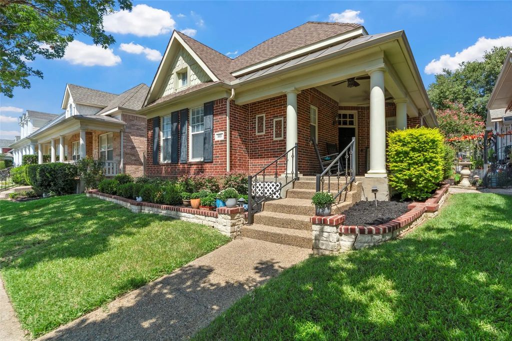 1821 Morning Glory, Carrollton