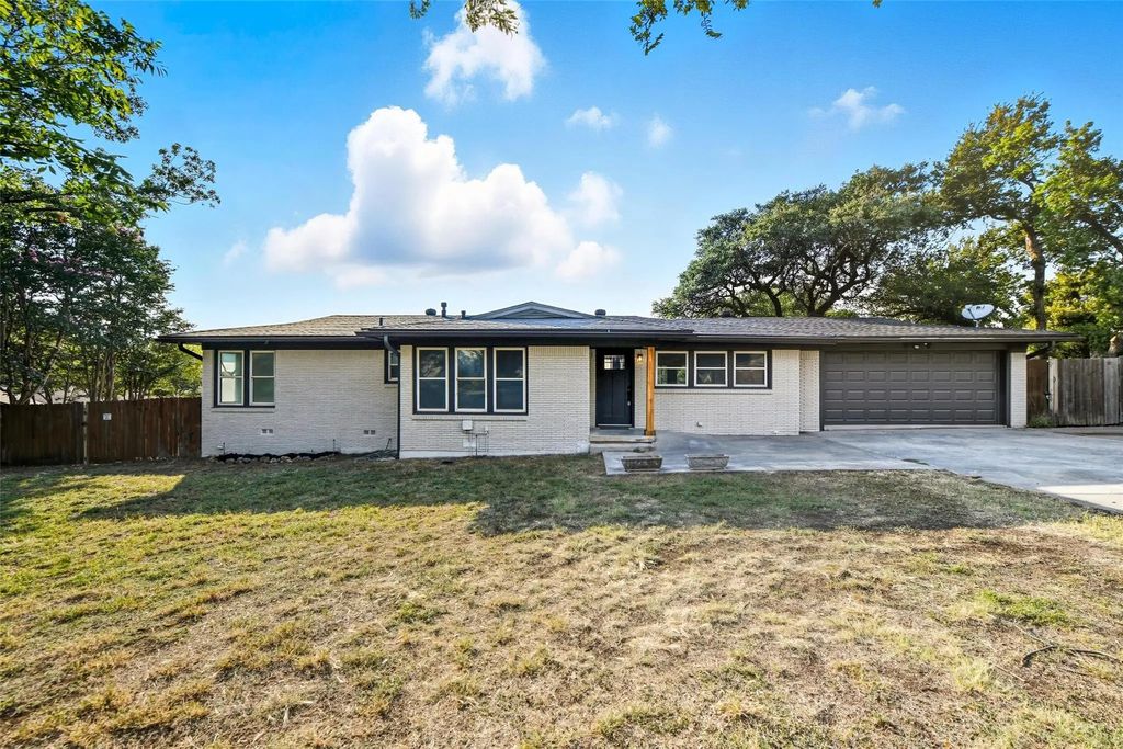 104 Vanshire Road W, Lakeside