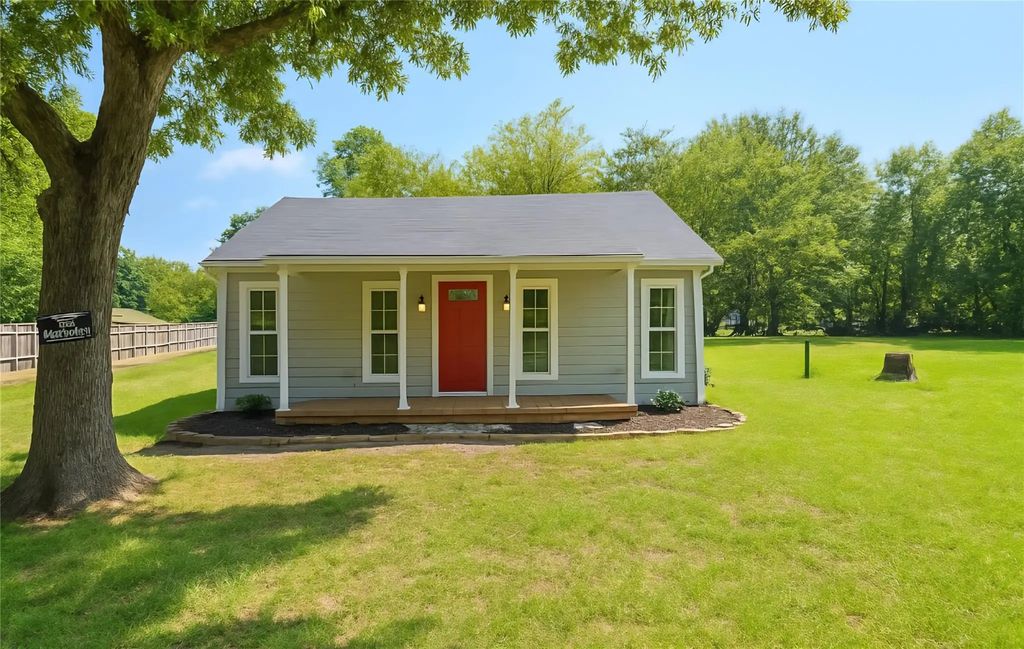 642 N Pearl Street, Big Sandy