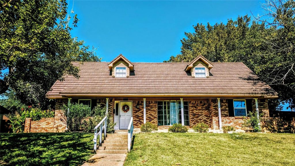 1005 Capetown Drive, Grand Prairie