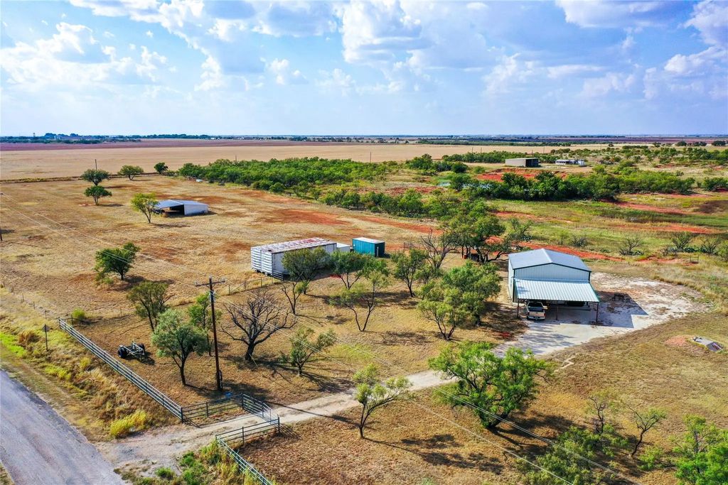 911 County Road 210, Haskell