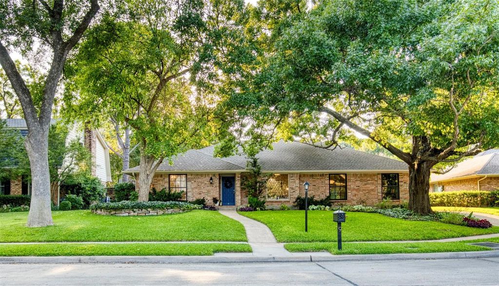 9 Shadywood Place, Richardson
