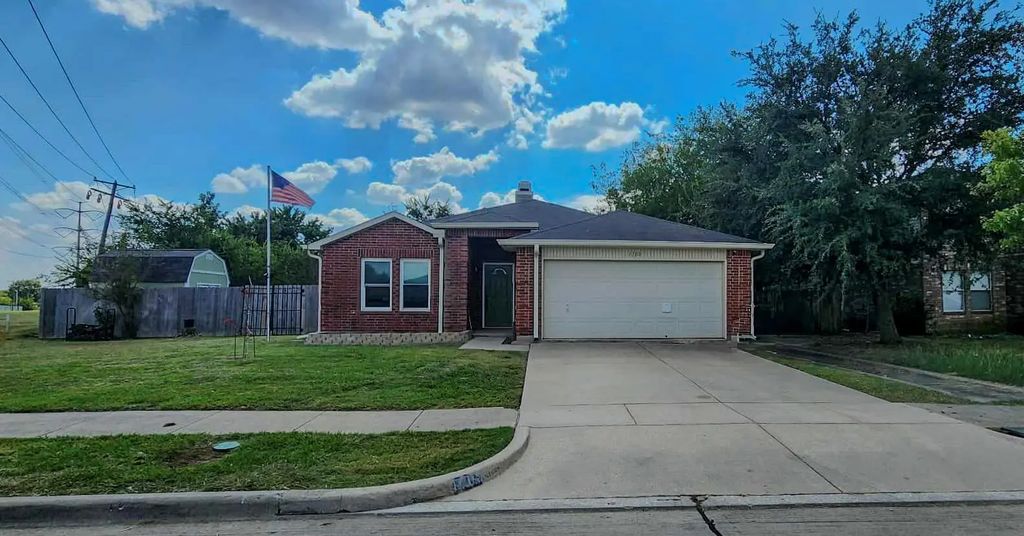 1100 Seneca Drive, Arlington
