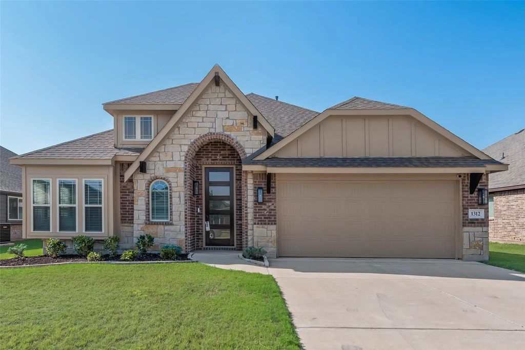 1312 Elk Ridge Drive, Crowley