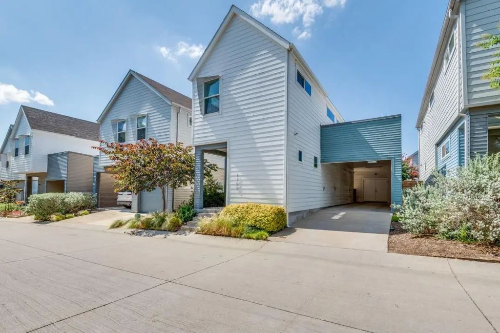 1155 Crownview Lane, Dallas