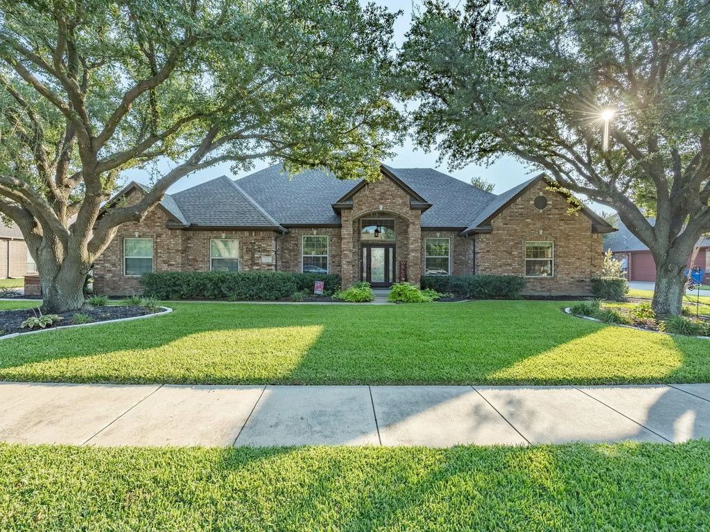 2706 Saint Andrews Circle, Ennis