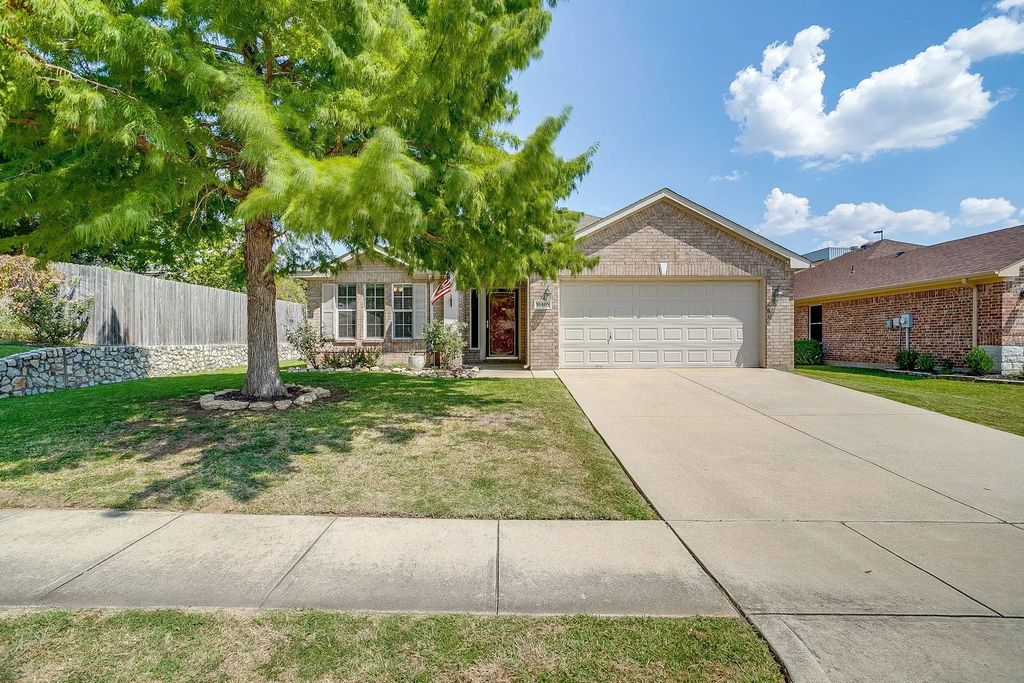 10405 Trevino Lane, Benbrook