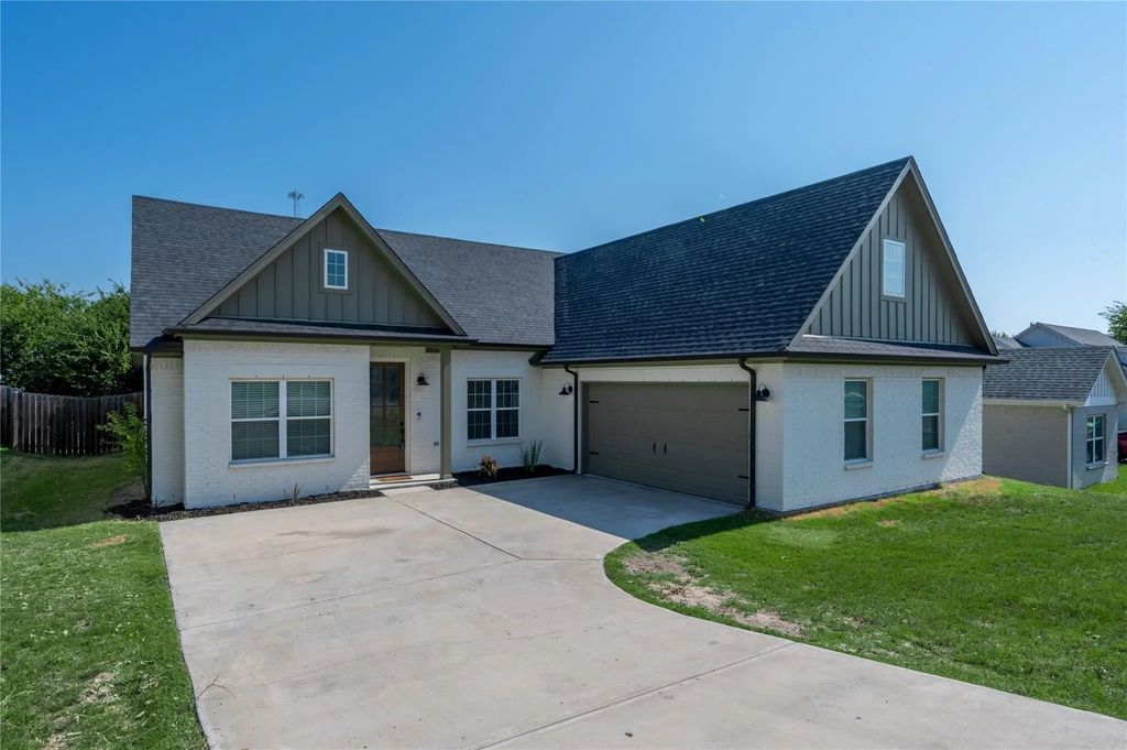 321 Hillcroft Road, Fort Worth