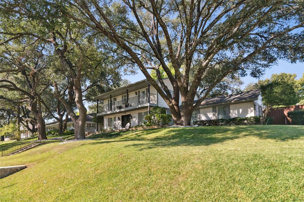 2513 W Prairie Creek Drive, Richardson