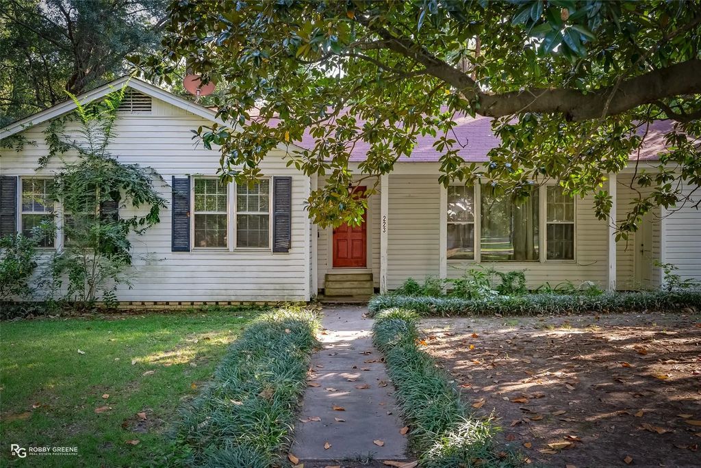 223 W Virginia Avenue, Vivian