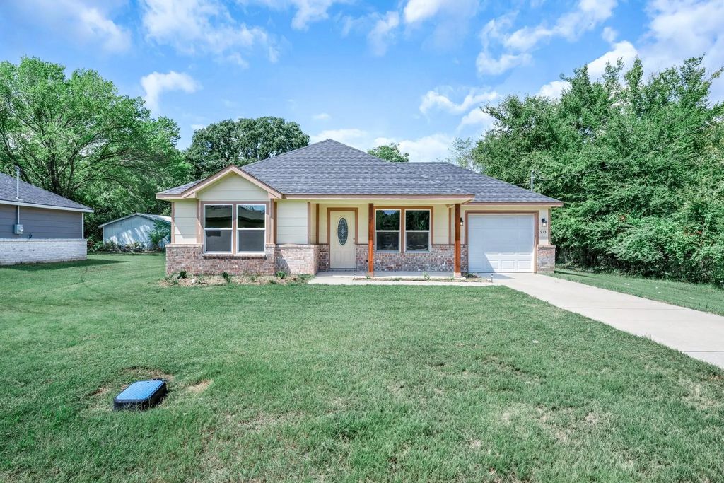 913 Red Oak Drive, West Tawakoni