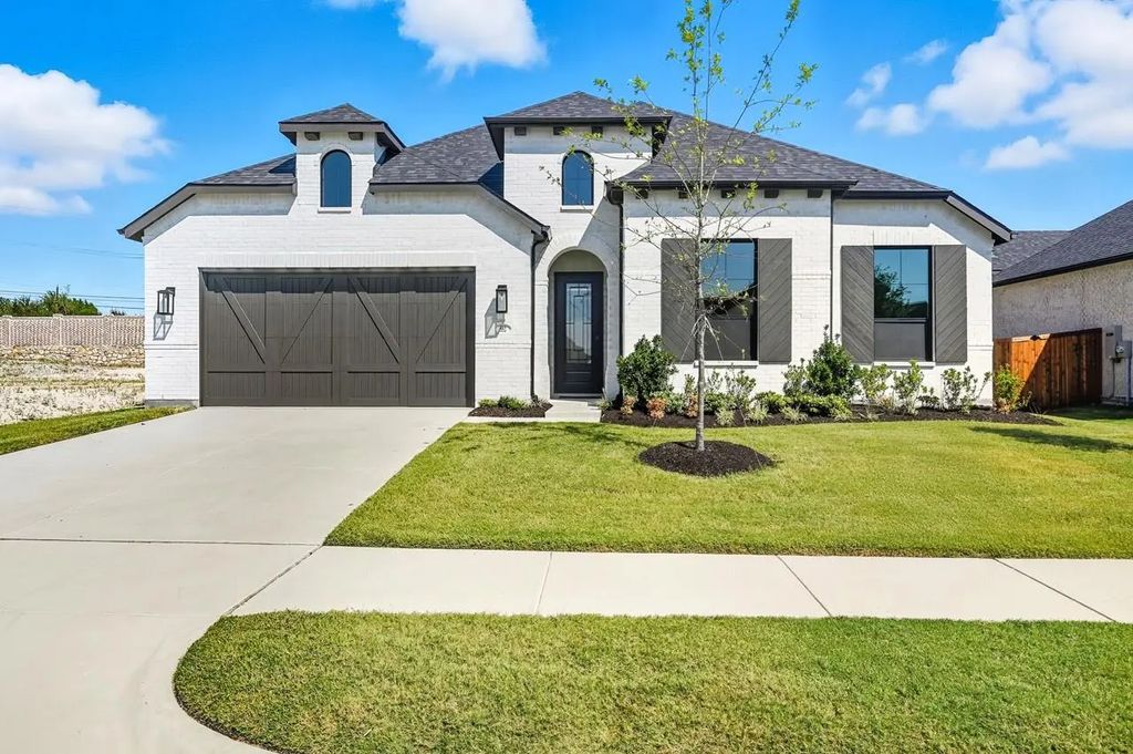552 Station Drive, Waxahachie