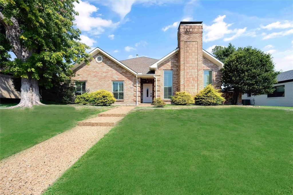 4207 Country Brook Drive, Dallas