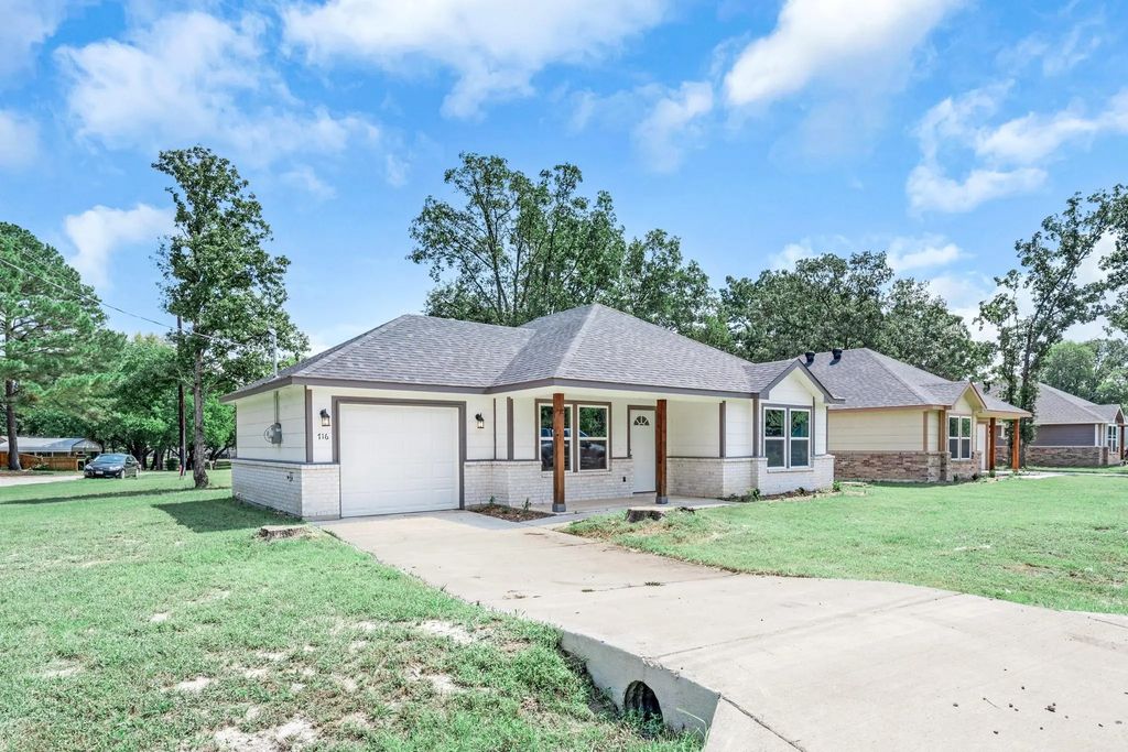 716 Hemlock Drive, West Tawakoni