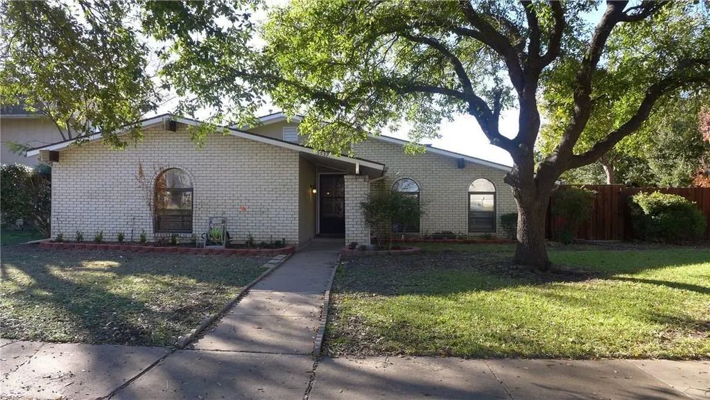 5537 Excalibur Drive, Garland