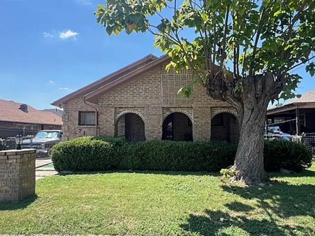 716 E Harvey Avenue, Fort Worth