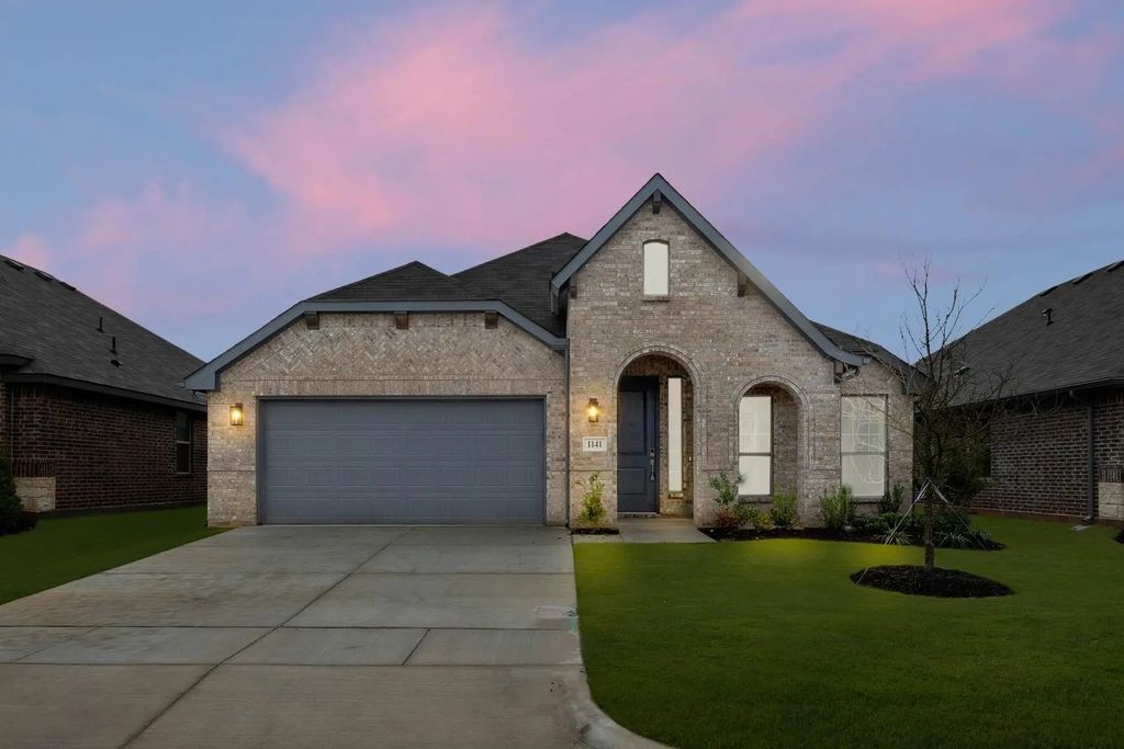 1141 Avery Road, Granbury