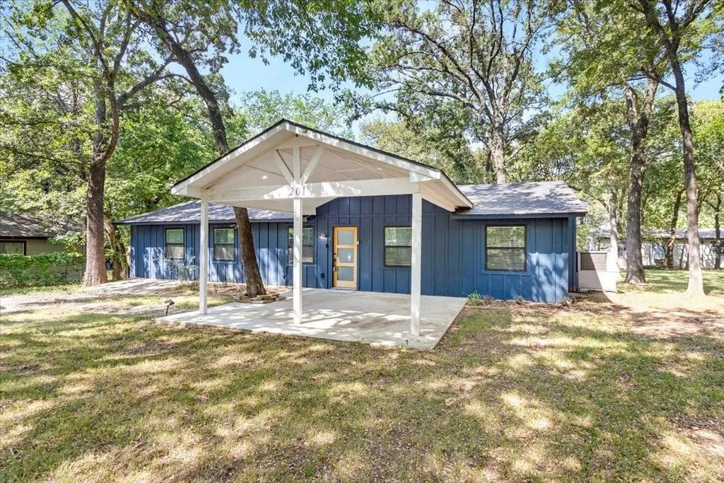 201 Spincaster Lane, Pottsboro