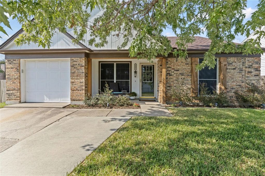 3901 Huckleberry Drive, Fort Worth