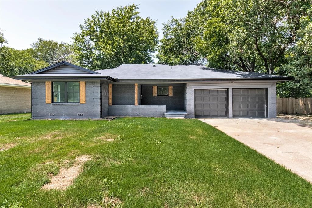 1010 N Grant Drive, Sherman