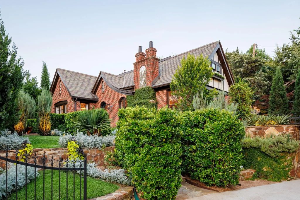 1520 Olympia Drive, Dallas