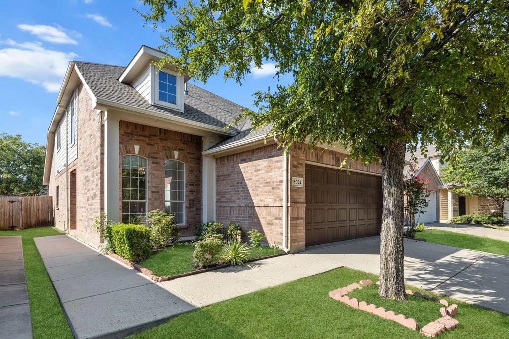 3032 Thicket Bend Court, Fort Worth