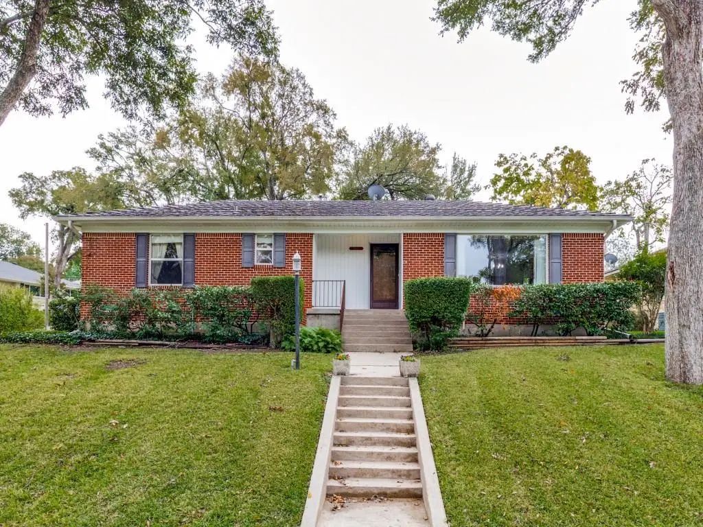 11016 Lippitt Avenue, Dallas