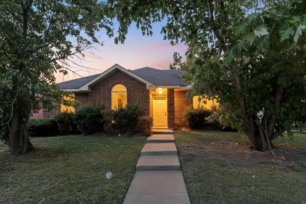 2833 Saint Croix Avenue, Lancaster
