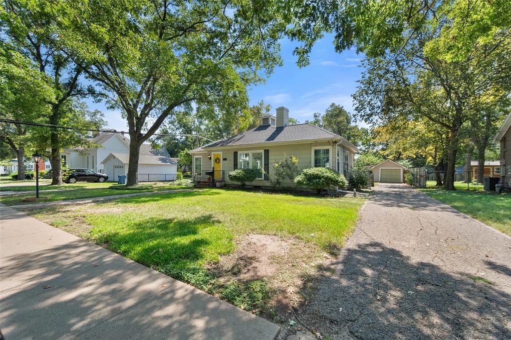 1411 W 4th Avenue, Corsicana