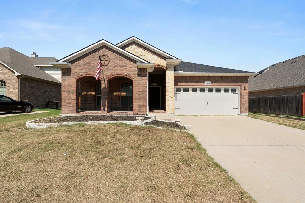 1603 Grey Willow Lane, Arlington