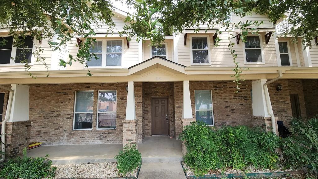 678 S Charles Street, Lewisville