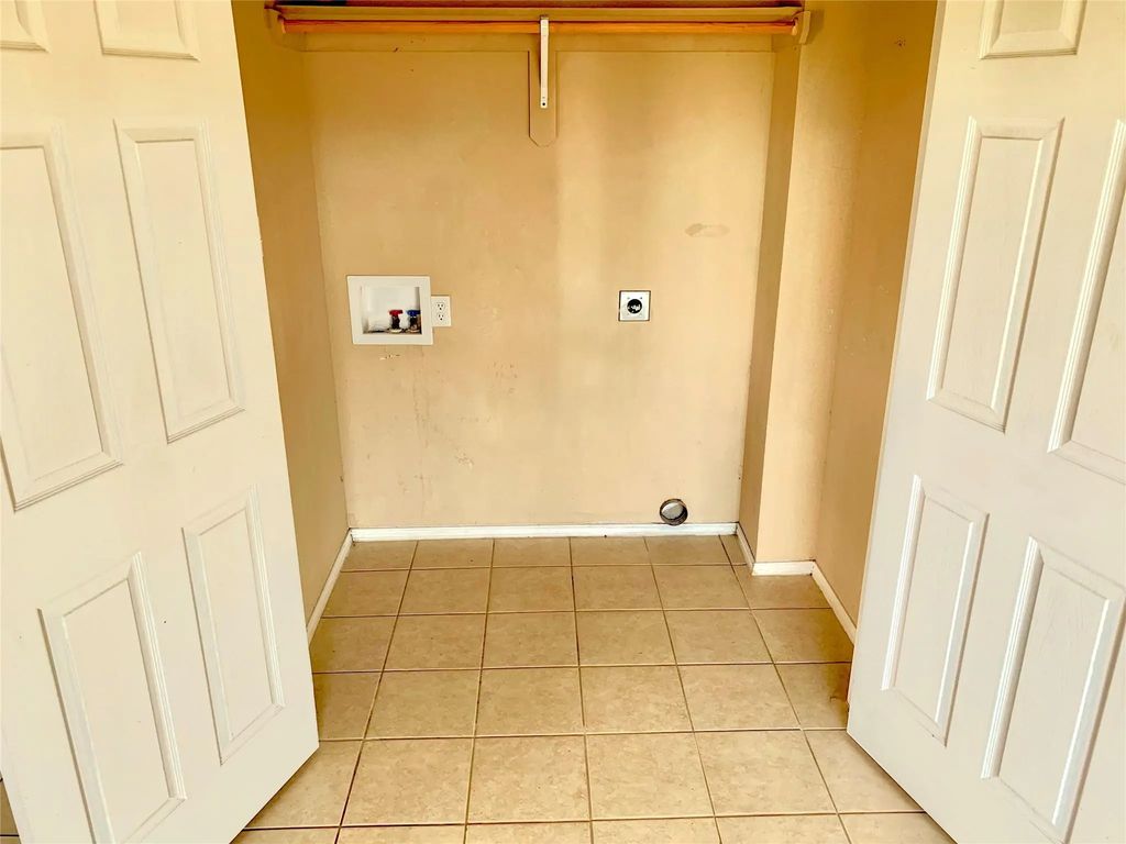 139 Lindas Creek Lane, Weatherford