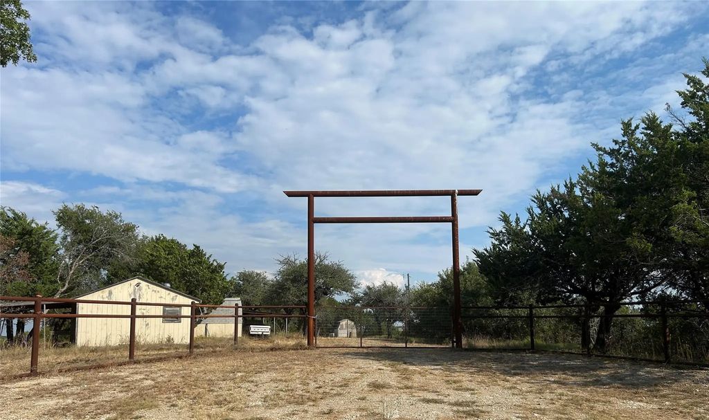 700 Woodhaven Drive, Springtown