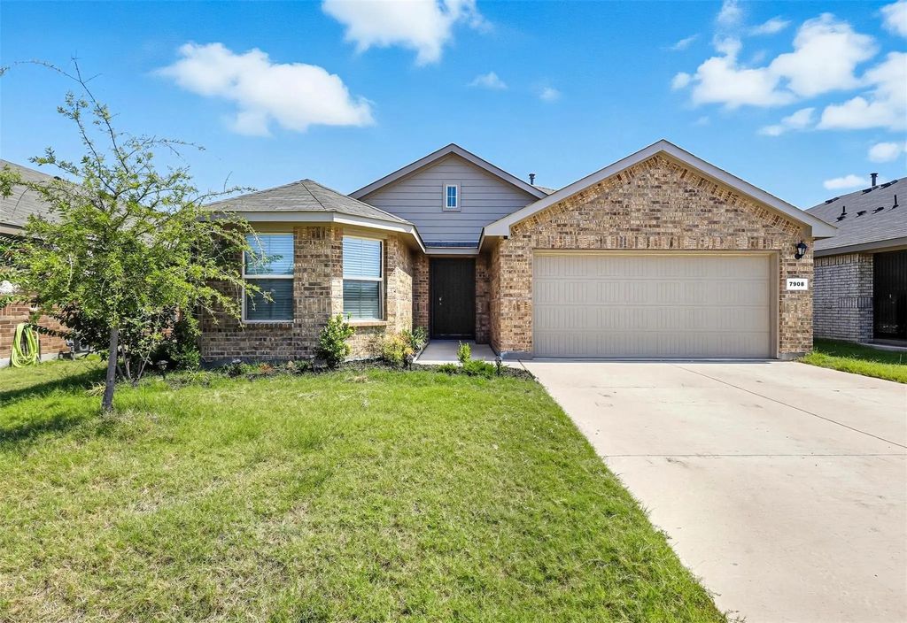7908 Oaktown Drive, Fort Worth