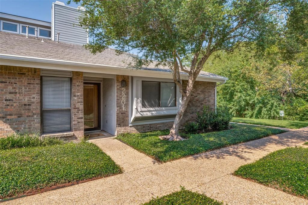 17490 Meandering Way 2201, Dallas