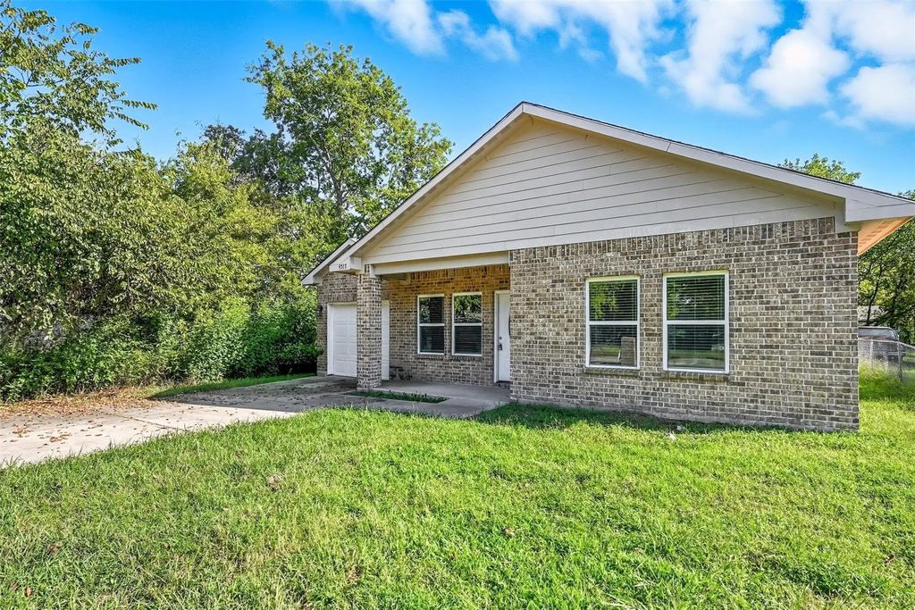 4517 Henry Street, Greenville