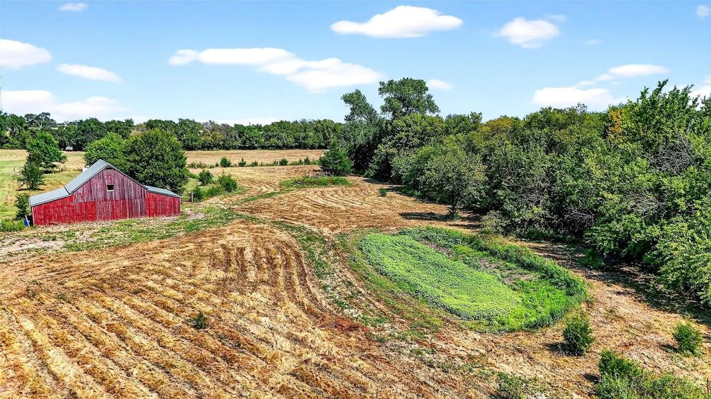 9459 County Road 175, Weston