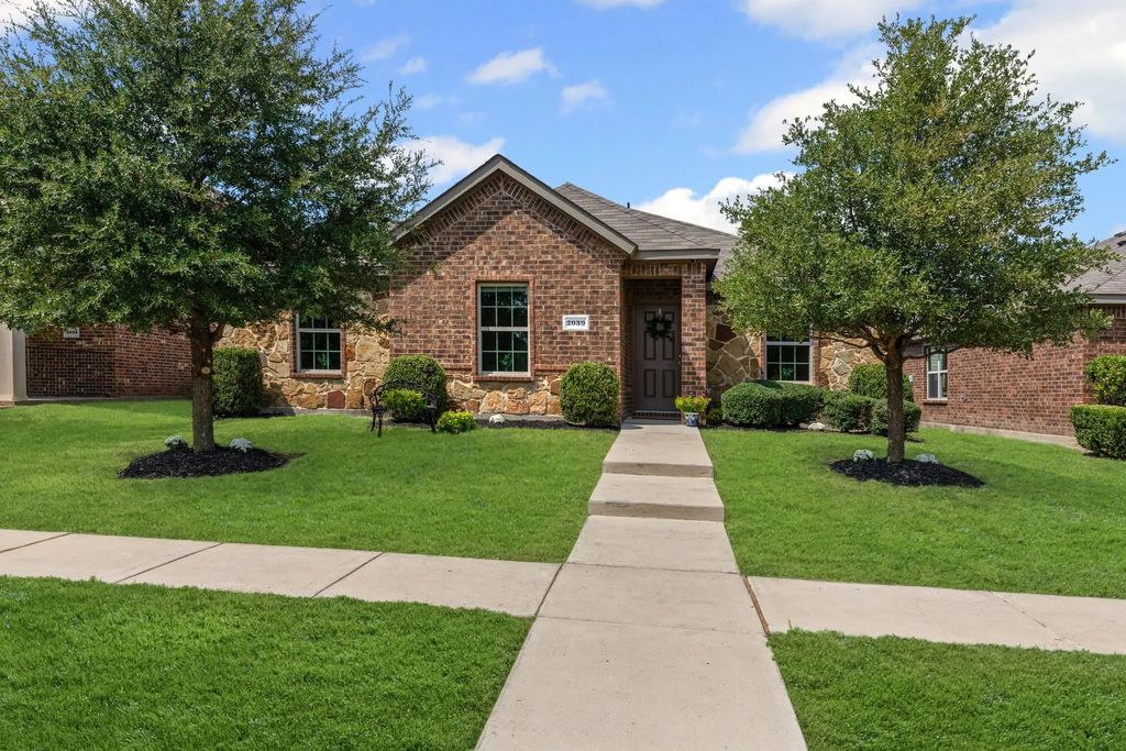 2039 Fair Weather Drive, Lancaster