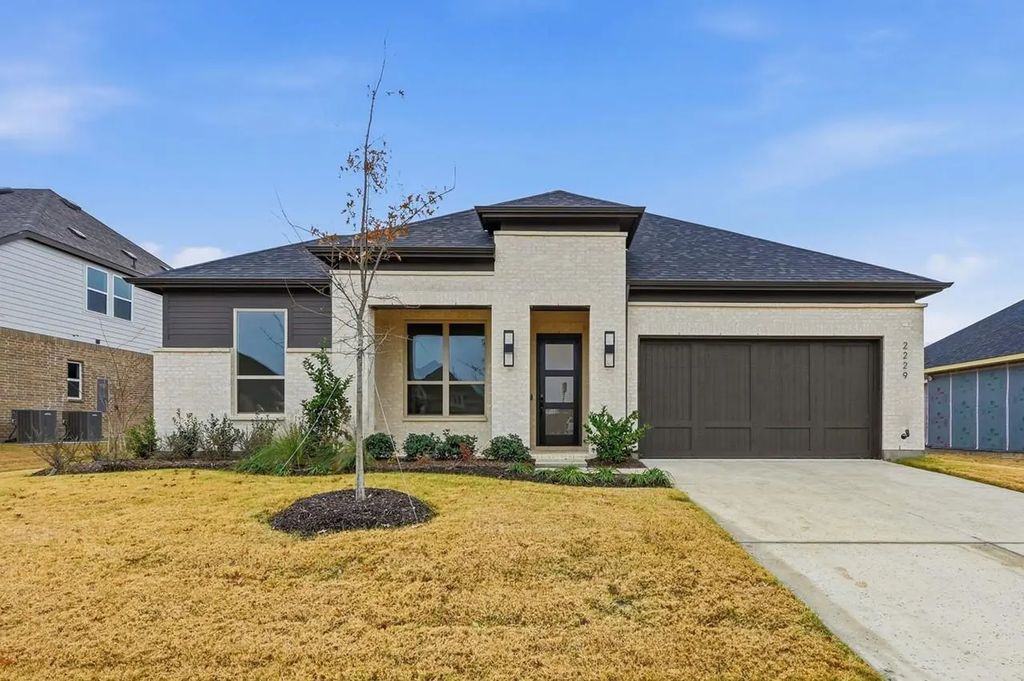 2229 Garnet Drive, Waxahachie