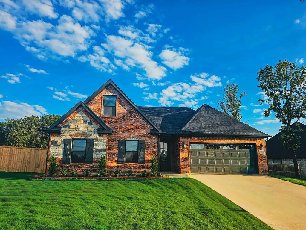 1701 Cathey Drive, Denison