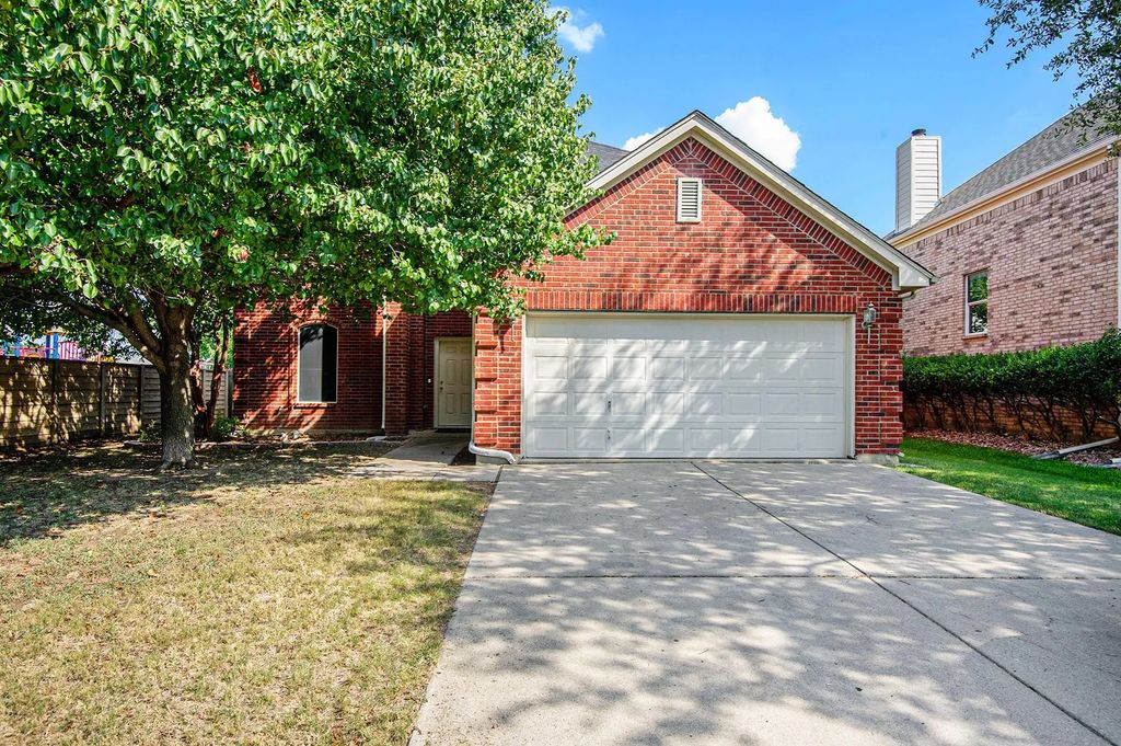 605 Fossil Wood Drive, Saginaw