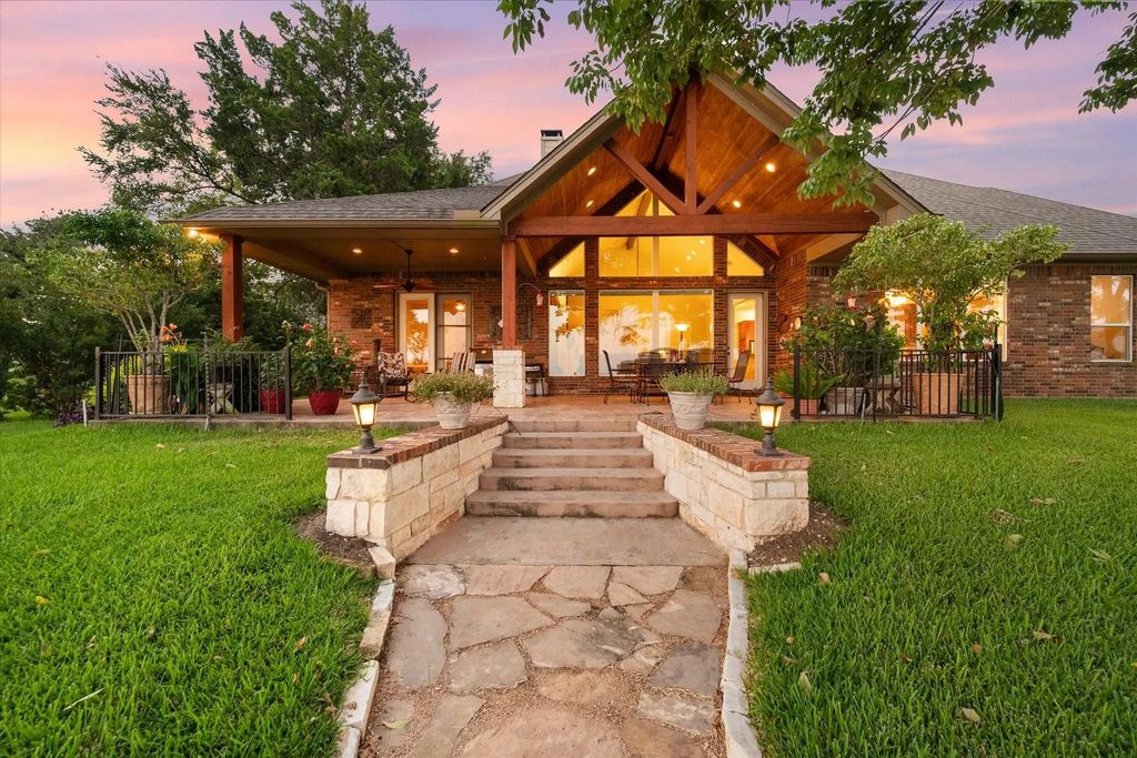 609 El Barco, Corsicana