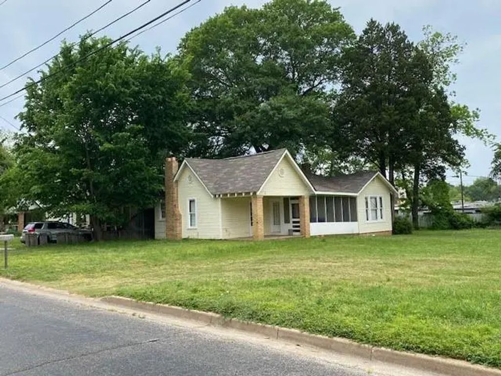 302 W College Street, Athens